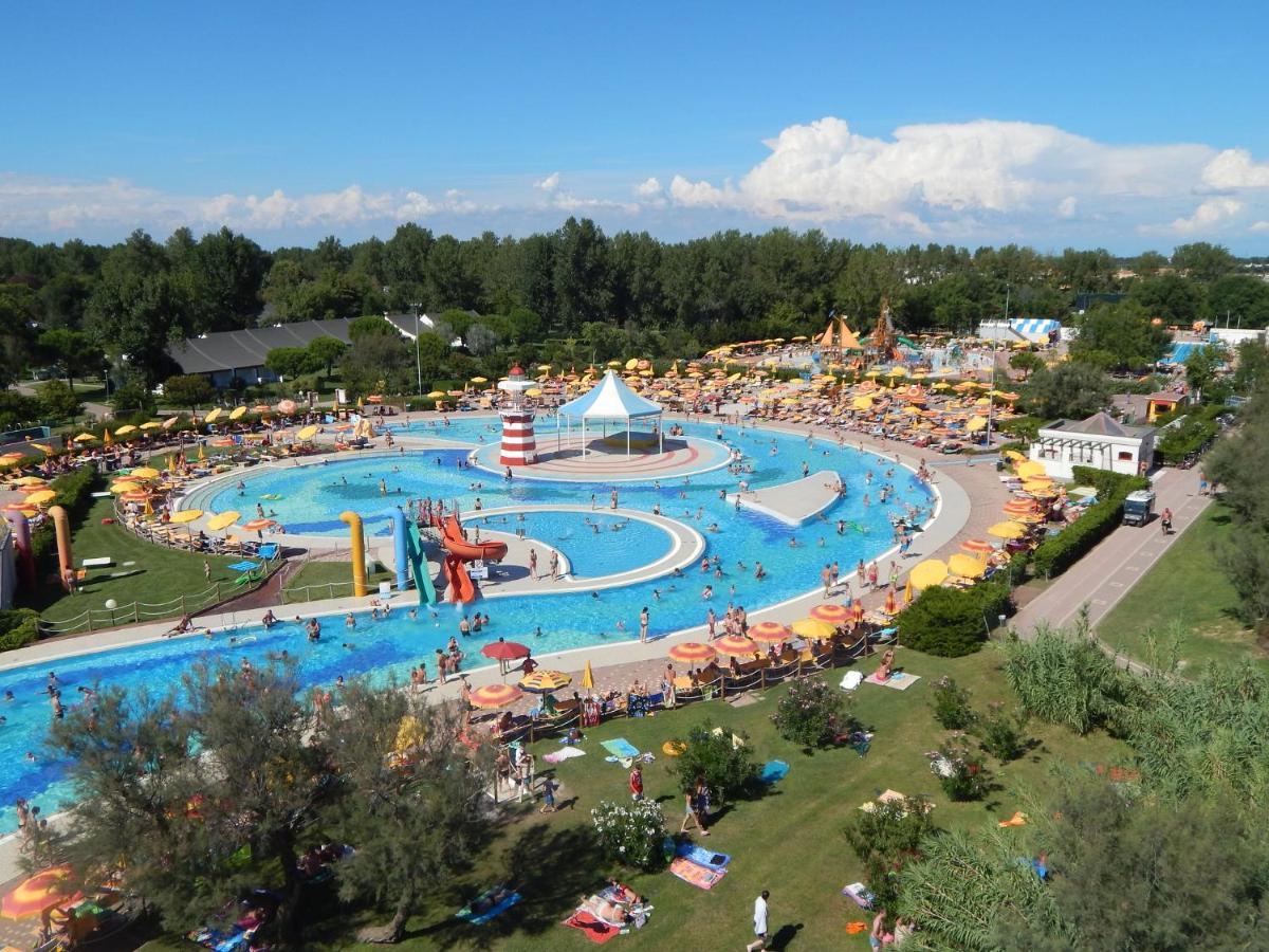 Casa Mobile Gustocamp A Caorle Hotel Bagian luar foto