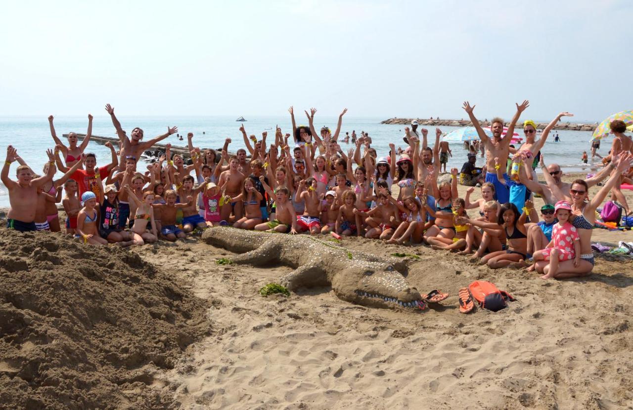 Casa Mobile Gustocamp A Caorle Hotel Bagian luar foto