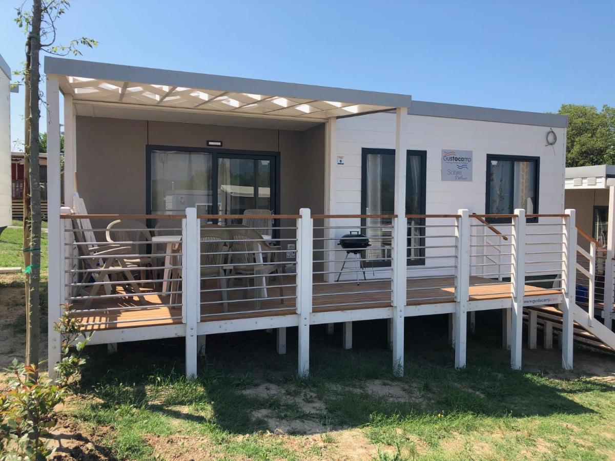 Casa Mobile Gustocamp A Caorle Hotel Bagian luar foto